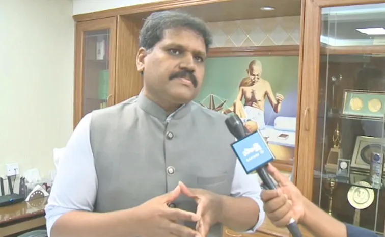 పెట్రోల్‌, డీజిల్‌ కొరత.. స్టీఫెన్ రవీంద్ర క్లారిటీ