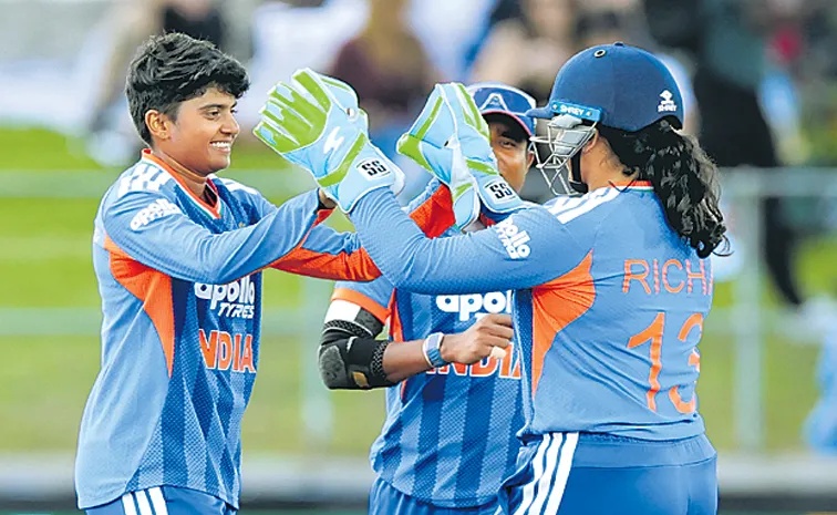 కెరీర్‌ బెస్ట్‌  ర్యాంక్‌లో శ్రీచరణి