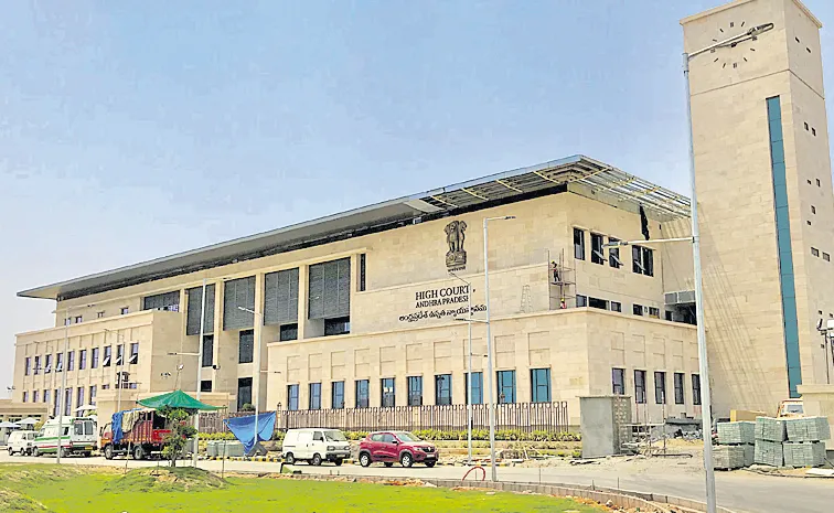 సెలవులకు ముందు అరెస్ట్‌  పరిపాటిగా మారింది