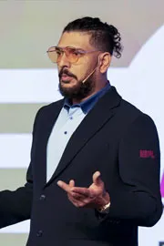 Yuvraj Singh Apology To-Dhoni-Kapil Dev After His Father Yograj Comments