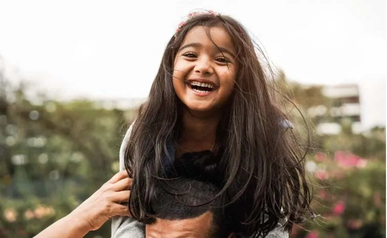 ’రైజింగ్‌ కాన్షియస్‌ డాటర్స్‌’ ..! ప్లీజ్‌ కూతుళ్లను..