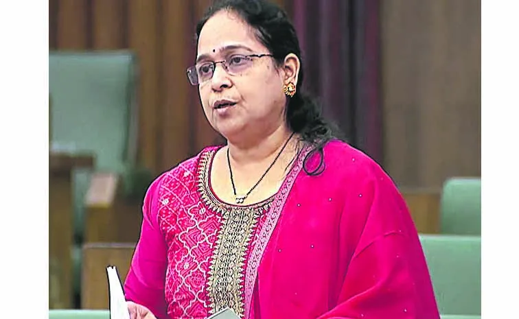 నెల్లిమర్ల ఎమ్మెల్యే నాగమాధవిపై విచారణ జరపండి