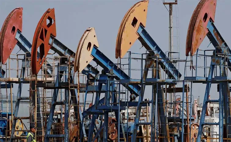 Crude Oil at 120 usd India Growth Faces Inflation Hits RBI Limit