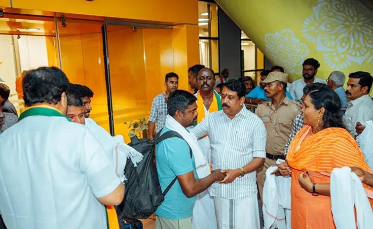 345 Indian fishermen stranded in Iran return home via Armenia2