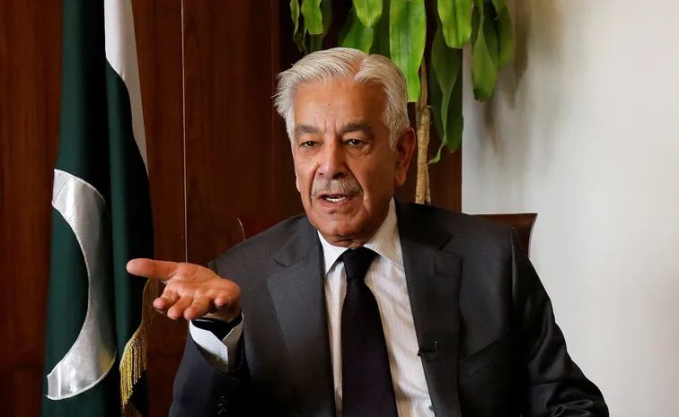 Pakistan defence minister warns of strikes on Kolkata6