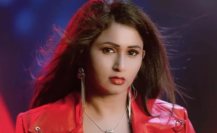 అమెరికన్ నటి.. తెలుగు దర్శకుడు.. పాన్ ఇండియా సినిమా