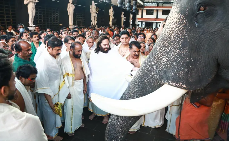 అనంత్ అంబానీ కేరళ దేవాలయాలకు భూరి విరాళం