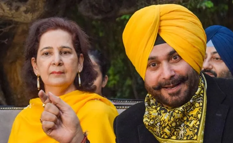 Navjot Kaur Sidhu announces new political party