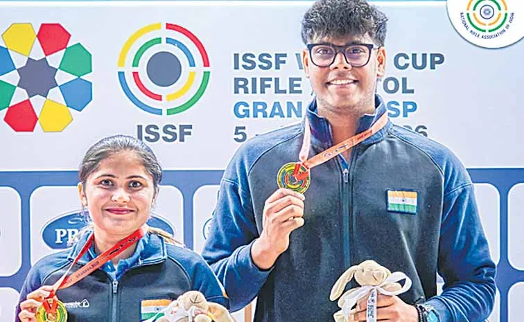 ప్రపంచ రికార్డుతో పసిడి పతకం