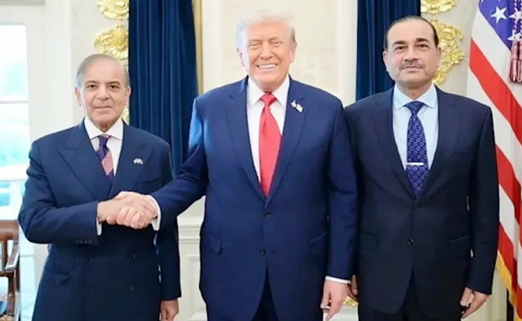 ఆక్‌.. పాక్‌.. కరివేపాక్‌