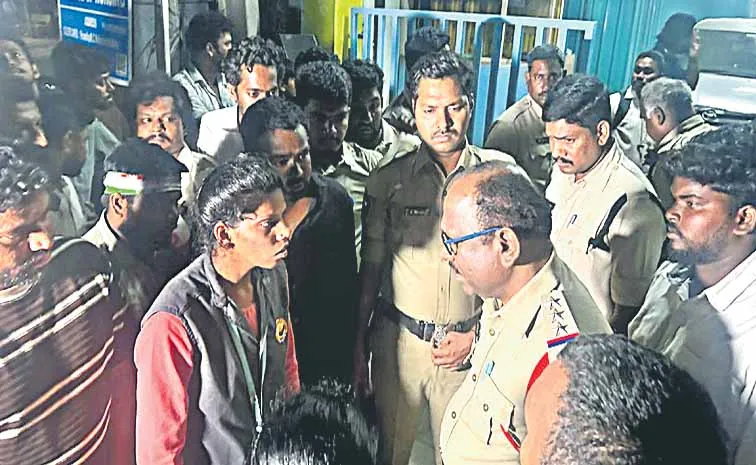 నర్సింగ్‌ కాలేజీలో దారుణం