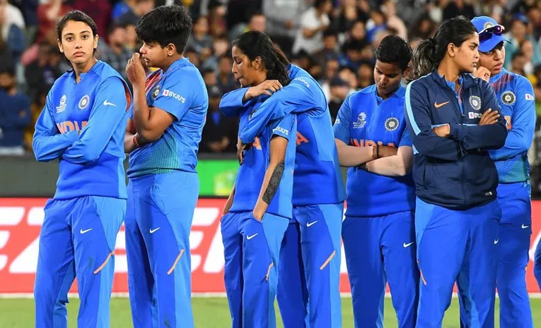 women cricket Ends Life In Chennai