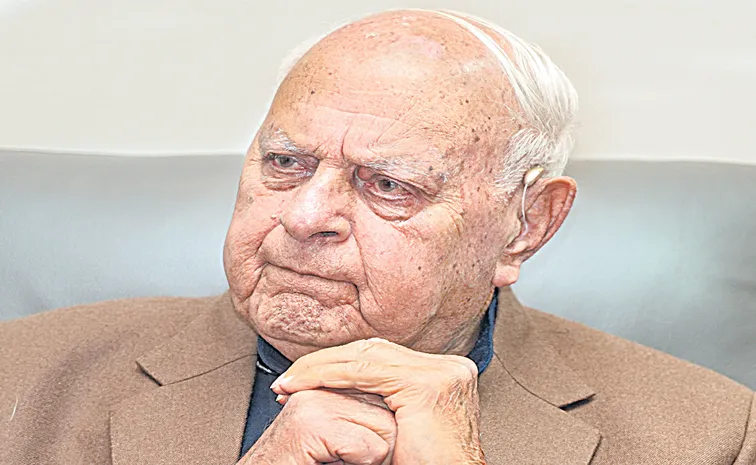 Farooq Abdullah tells Pakistan to end cycle of violence in Jammu Kashmir
