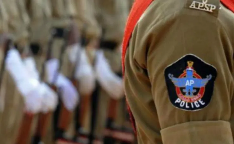 Constable Nageshwara Rao Dead In Kakinada