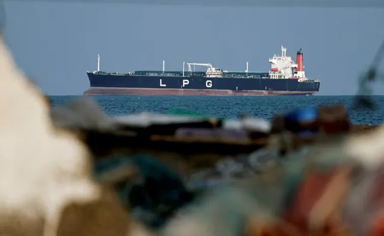 Two India-bound LPG vessels cross Strait of Hormuz