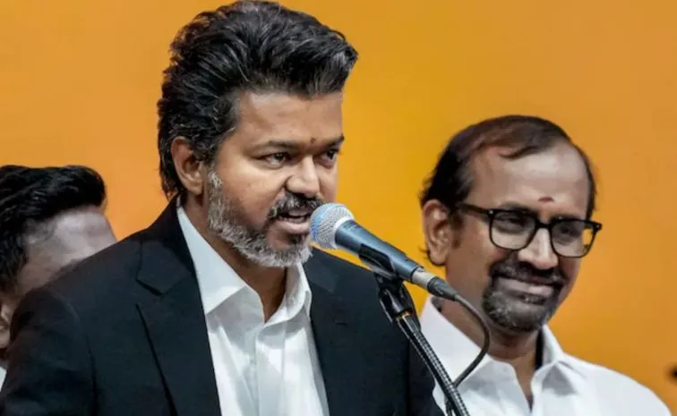 తమిళనాడు మంత్రులకు శాఖల కేటాయింపు