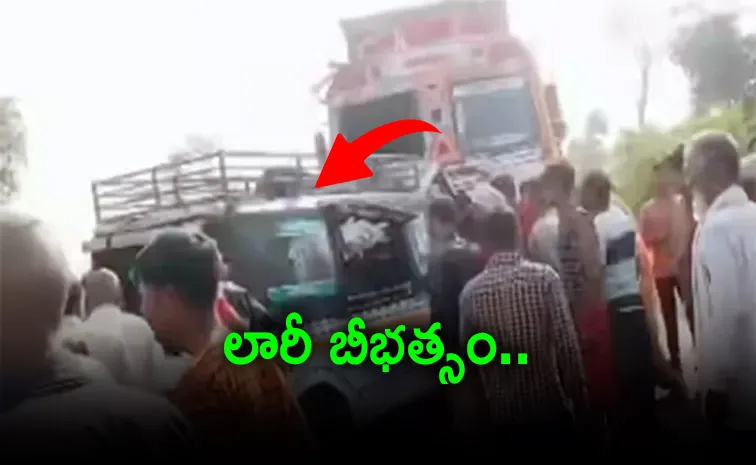 10 killed as van collides head on with truck4