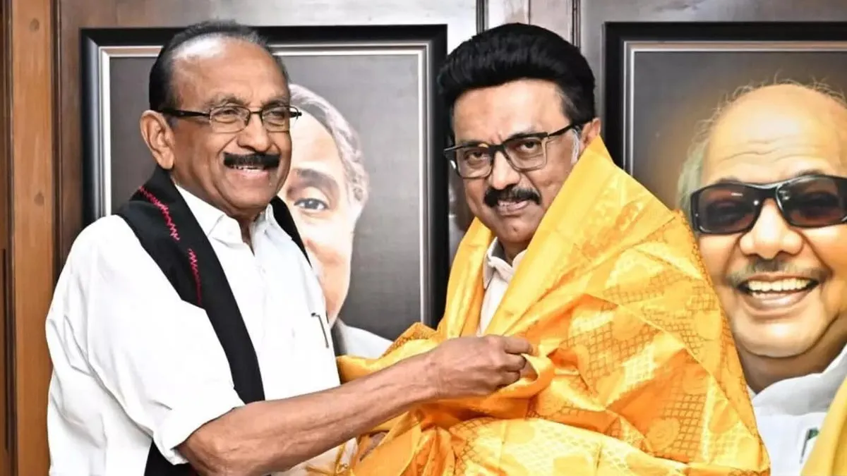 స్టాలిన్‌కు షాకిస్తూ.. విజయ్‌పై పొగడ్తల వర్షం!