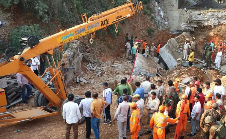 3 Workers Crushed as Old Bridge Collapses