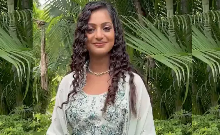 ఆ డైరెక్టర్‌ 10 సార్లు లైంగికంగా వేధించాడు.. మోనాలిసా సంచలన ఆరోపణలు!