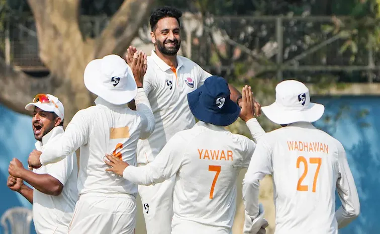 నిరాశపరిచారు: టీమిండియా సెలక్టర్లపై విమర్శలు