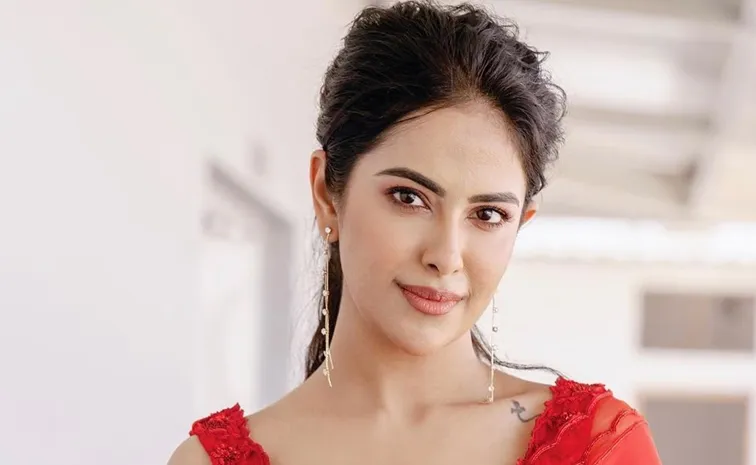 లుక్‌ కోసం ప్లాస్టిక్‌ సర్జరీ.. అవికా గోర్‌ ఏమన్నారంటే..?
