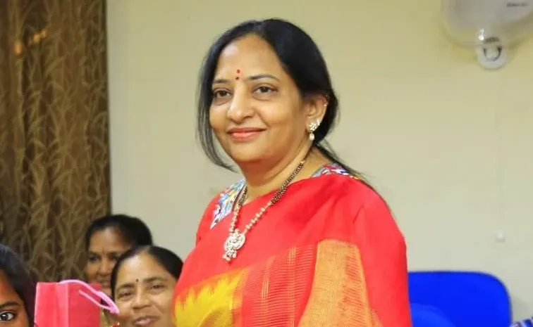 ED Notice Given To TDP MP Kesineni Chinni Wife Janaki Lakshmi