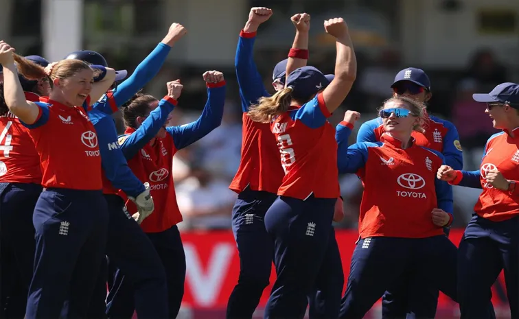 England demolish NZ to clinch T20I series