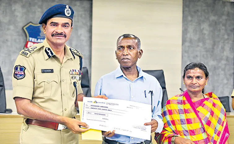 DGP CV Anand suggestion to Maoists