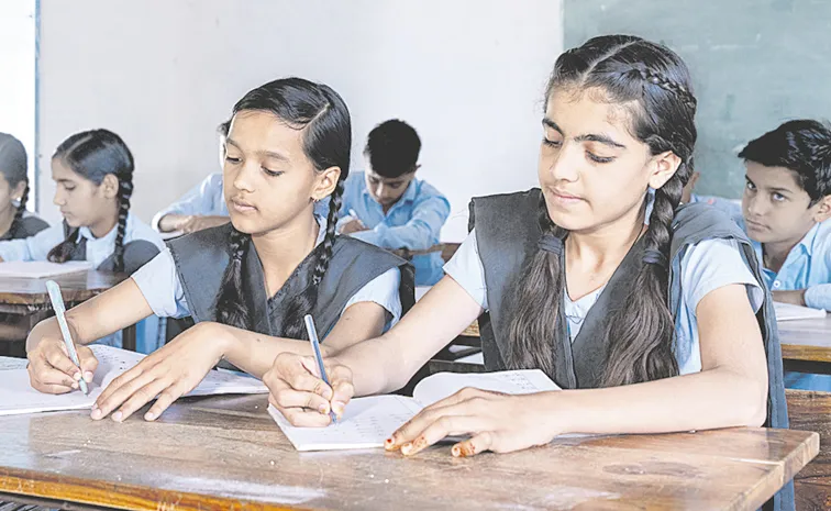 బాలికల ఎన్‌రోల్‌మెంటే ఎక్కువ