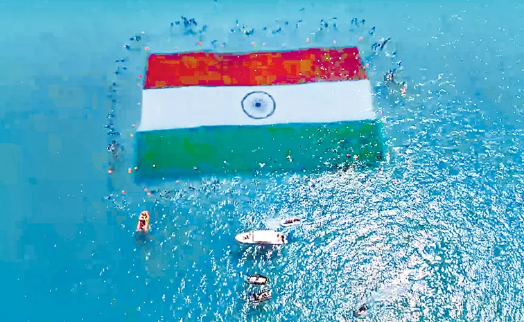 సముద్రంలో సమున్నతంగా.. 