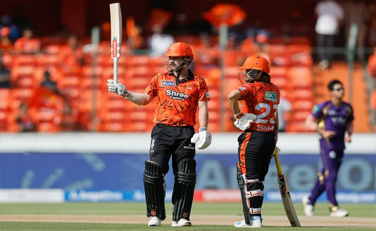 Varun Chakaravarthy Shines Again As KKR Bowl Out SRH For 165