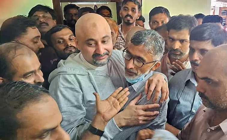 సౌదీ నుంచి సజీవంగా వస్తాడనుకోలేదు..!