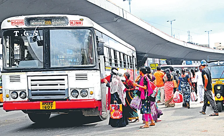 Old Fares Back in Hyderabad Metro Deluxe and AC Buses from June 1