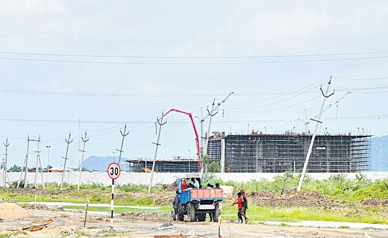 వెలగపూడి ప్యాలెస్‌లో ‘భూ’మాయాజాలం!
