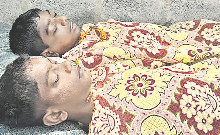Two people drowned: Andhra pradesh
