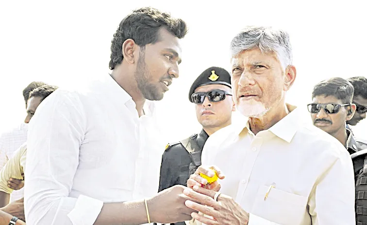 ఐపీఎల్‌ వీఐపీ టికెట్ల దందాలో టీడీపీ కార్యకర్తలు