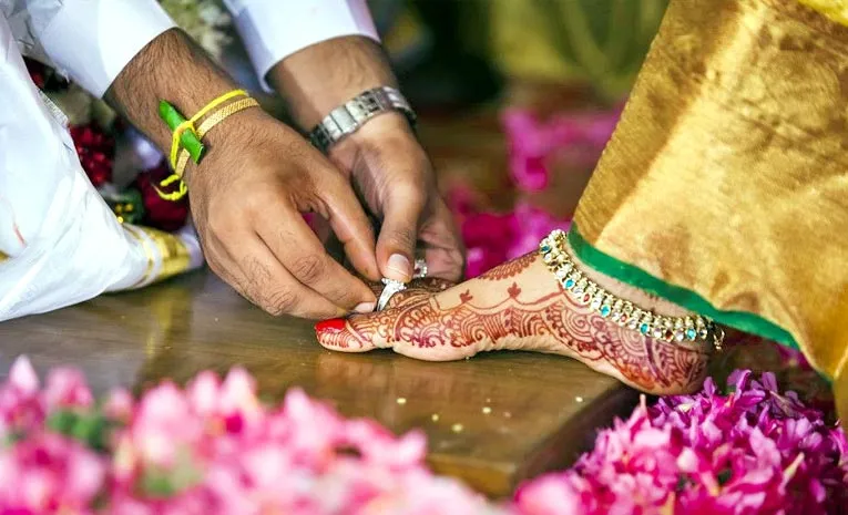 Marriage Fraud Gang Busted