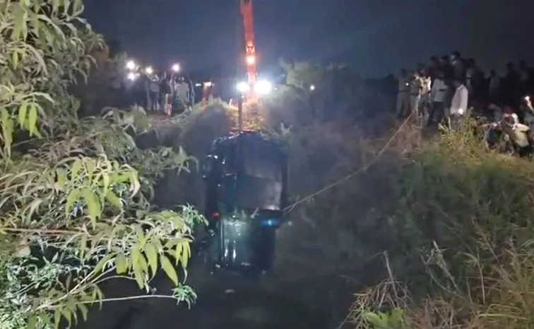 Car Accident At Jagtial Due To IPL Match Effect