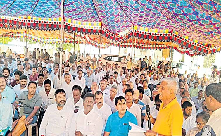 కాపురాలు కూలిపోతున్నాయి