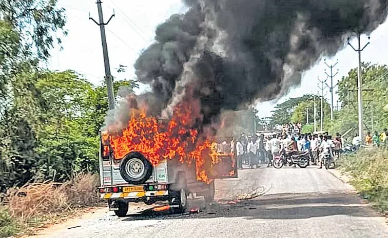 వైఎస్సార్‌సీపీ శ్రేణులపై టీడీపీ మూక దాడులు