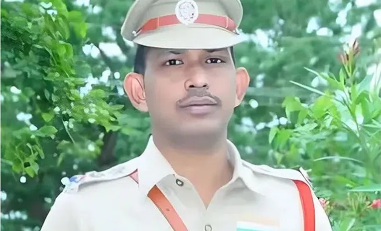  కీచక ఎస్ఐ: భర్తతో విడాకులు ఇప్పించి నాలుగేళ్లుగా..!