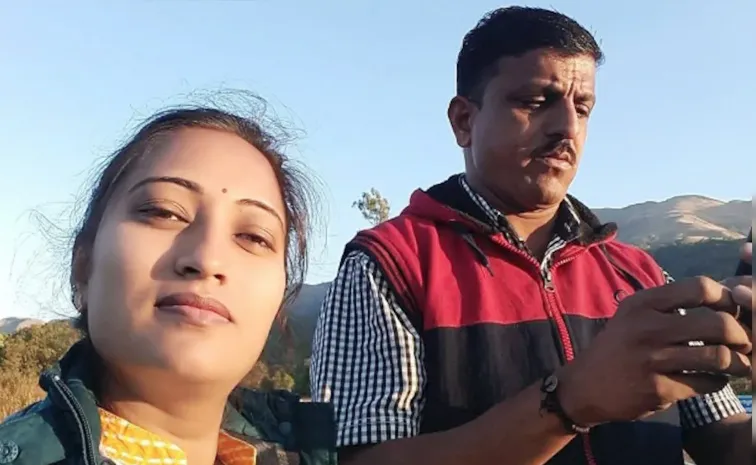 వాట్సాప్‌ స్టేటస్‌ విప్పిన గుట్టు!
