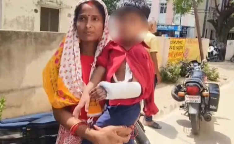 డాక్టర్‌.. ఎక్స్‌రే తిప్పి చూశారా? కళ్లకు ప్లాస్టర్ వేసుకున్నారా?