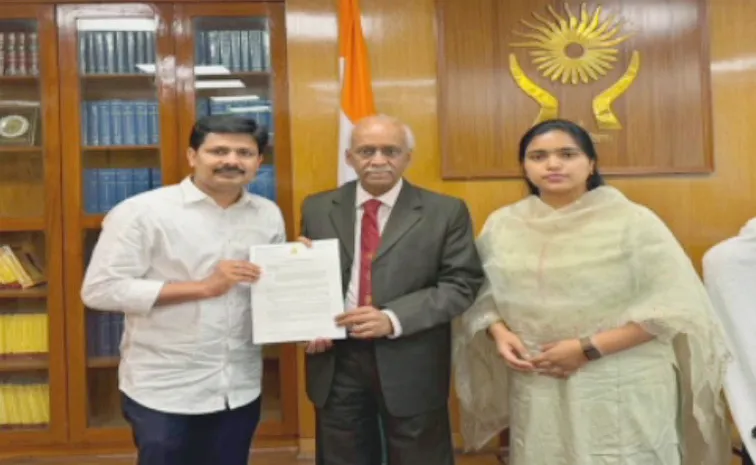 సాయికృష్ణ, క్రాంతి కుమార్‌ కేసులు.. NHRCకి వైఎస్సార్‌సీపీ ఎంపీల ఫిర్యాదు
