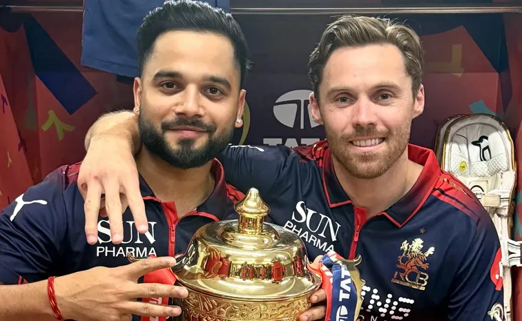 సాల్ట్‌, సుయాశ్‌ చారిత్రక ఘనత