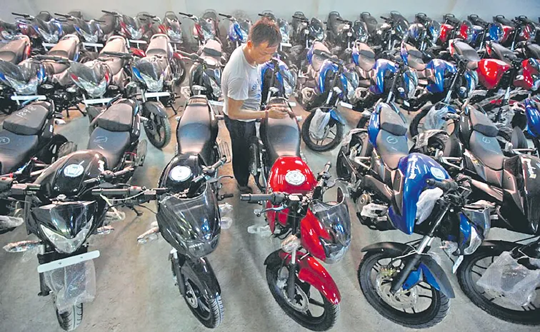 Two-wheeler industry to see moderate growth at 3-5percent in FY275