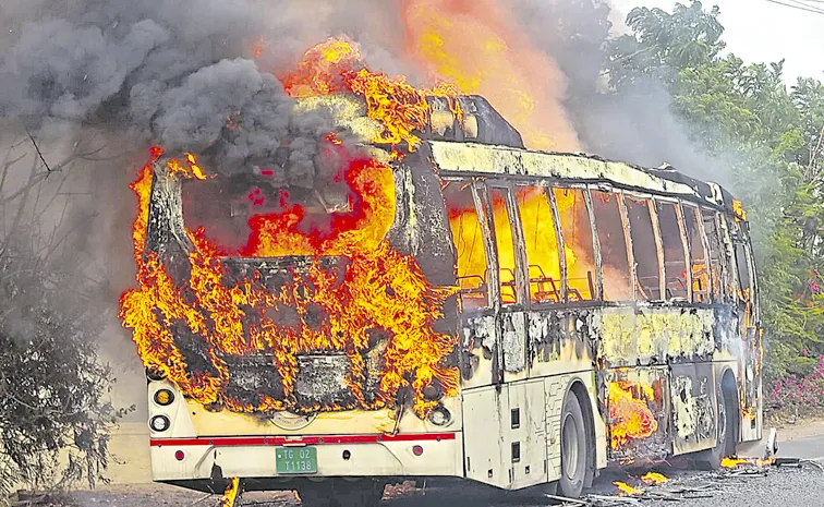 TGSRTC electric bus catches fire on Karimnagar-Hyderabad route