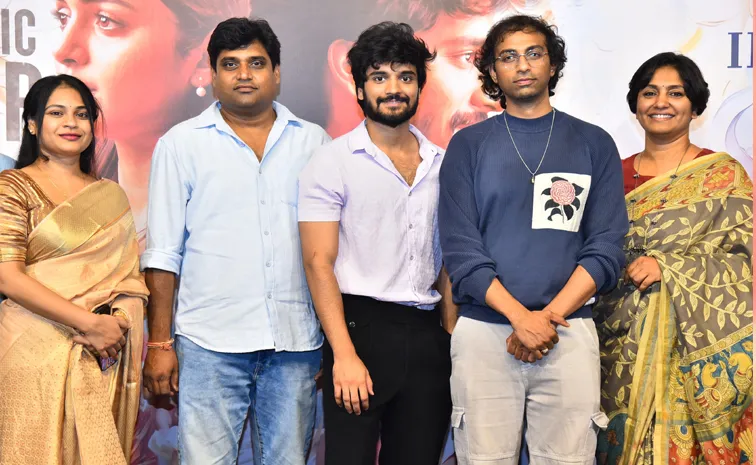 మా క్రియేటివిటీని చంపుతున్నారు:  డైరెక్టర్ శ్రీకాంత్ ఆవేదన