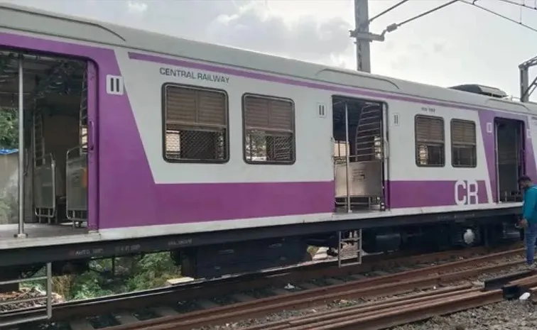 22 Year Old Stabbed to Death Inside Mumbai Local Train